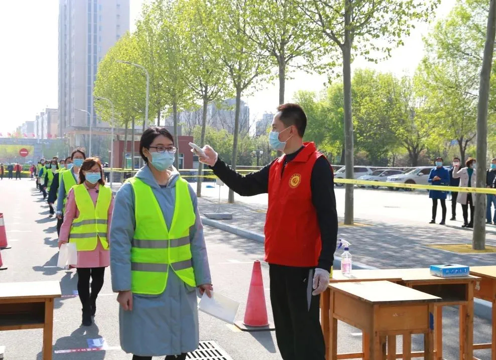 淄博学子开学第一天！现场直击！多图+视频