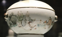 中国陶瓷琉璃馆 ▏浅绛彩瓷器中的诗书画意