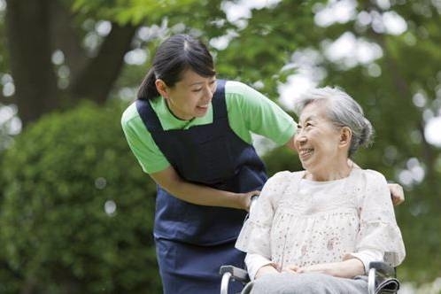 明确了！60岁以上老人这项服务免费