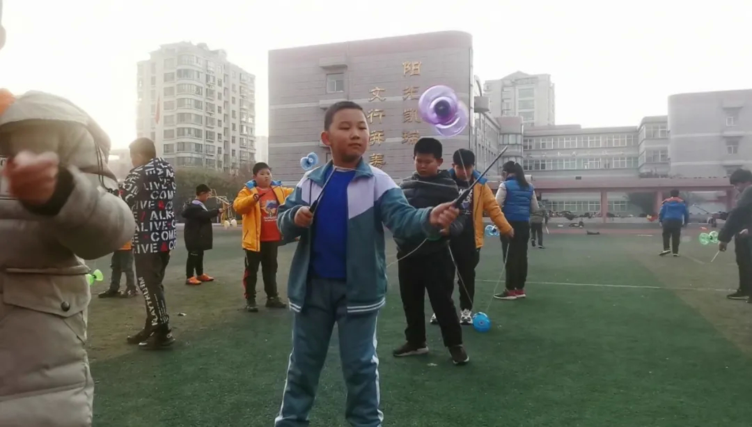 旅游天下 · 弘扬传统 “抖”出风采 ——空竹文化走进凯瑞小学北校