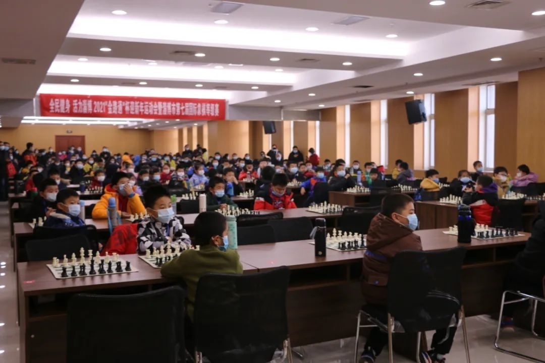 旅游天下 · 淄博市第七届国际象棋等级赛举行