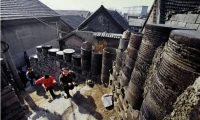 旅游天下 ·  时光沉淀千年，淄博竟藏着用陶罐垒砌的古镇