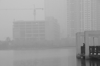 交通100《爱心帮办》——淄博雾霾天气再度来袭 我们应该做好哪些防护？