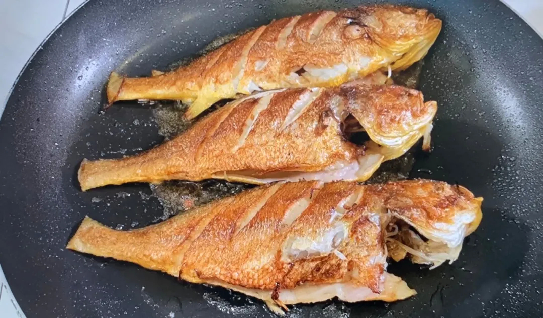 美食淄博 · 整条不散·外皮有滋有味的黄花鱼这样煎