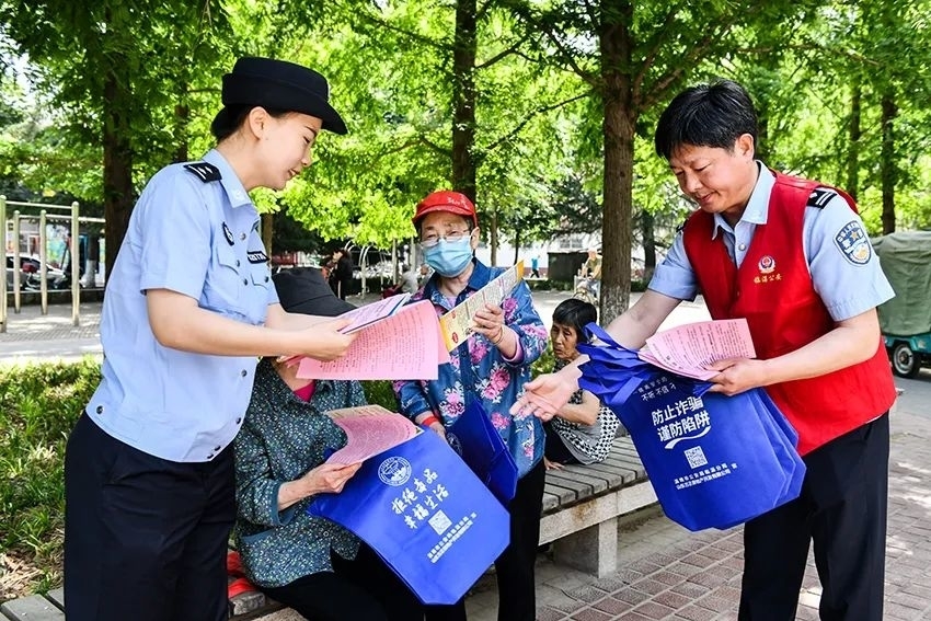 我为群众办实事 | 共建卫生城 共育文明花