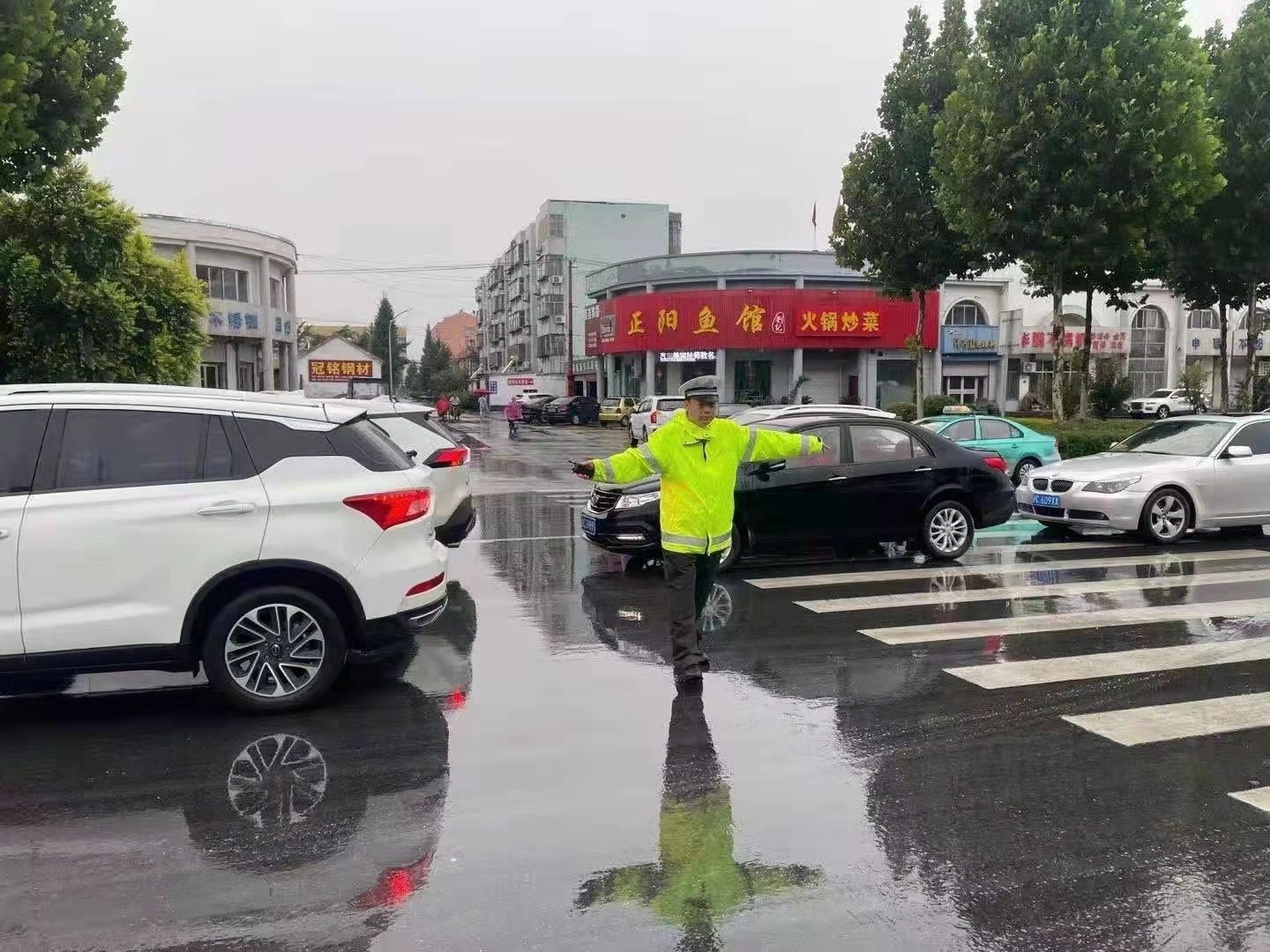 淄博公安交警发布雨季易积水路段 引导市民安全出行