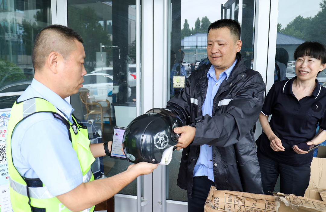 “爱心头盔”来了！张店交警大队发放点首发推广！