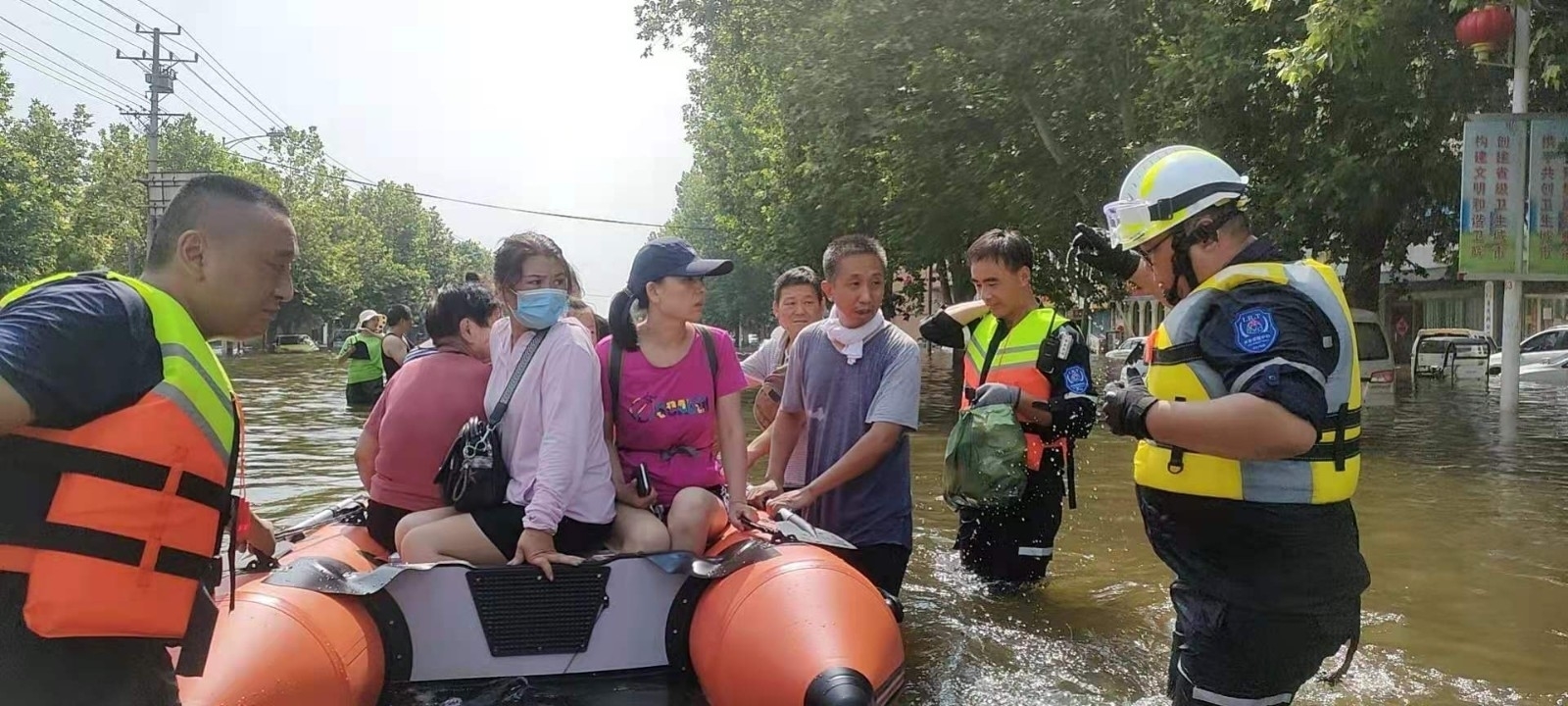 驰援河南 齐泰公益救援在行动