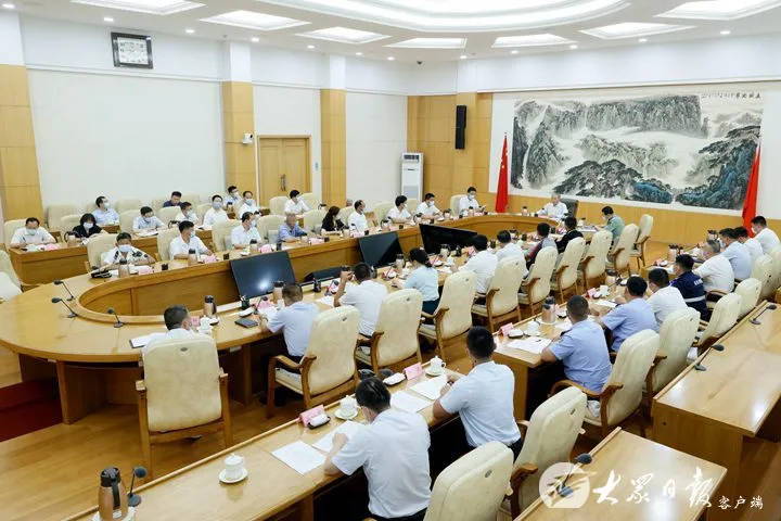 刘家义主持召开退役军人代表座谈会