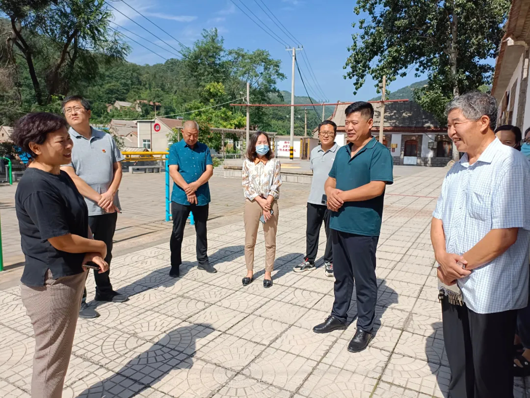 实地调研过程中,孙雪红要求科级以上领导干部尤其是党组理论学习中心