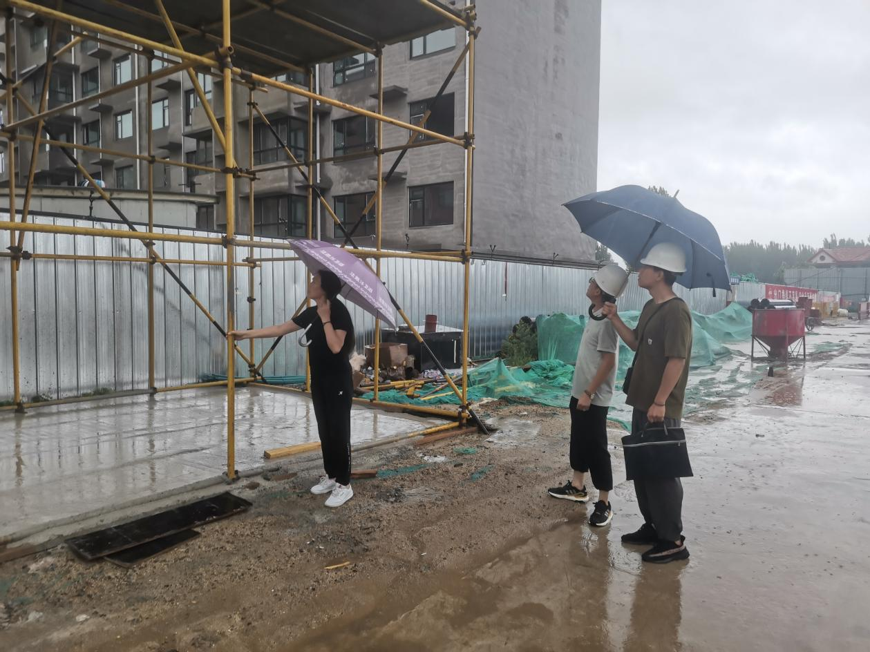 高青县：开展强降雨天气后建筑工地扬尘专项检查