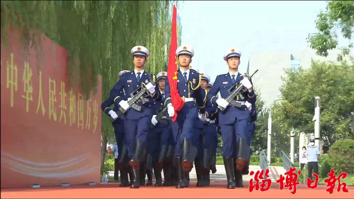 市直机关合唱团参加升国旗仪式庆祝新中国成立72周年