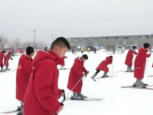 滑雪课堂 乐享健康迎冬奥