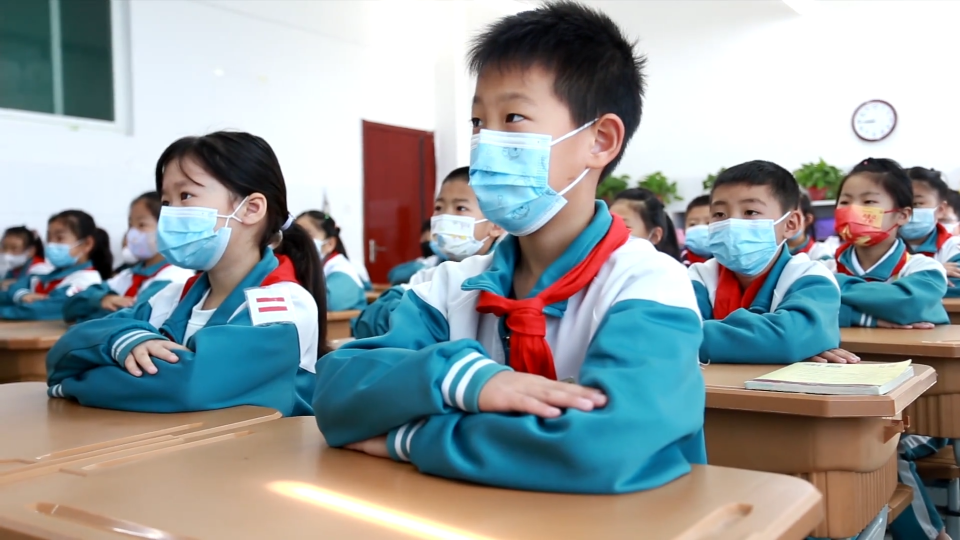 防控措施严密 小学陆续复学