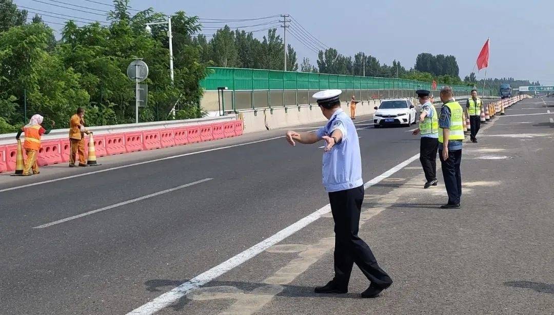 济南至潍坊高速公路工程昆仑枢纽互通立交涉滨莱高速主线恢复通车