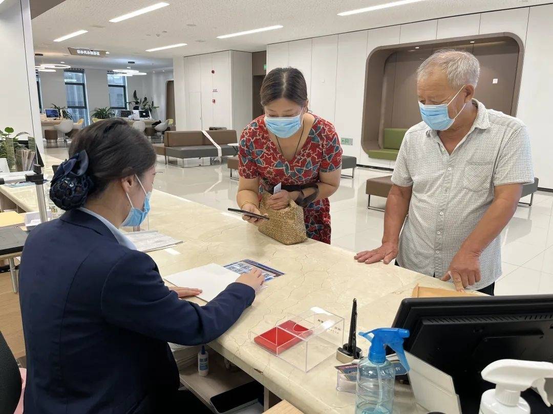 打好“组合拳”、稳住基本盘，助力市场主体高质量发展