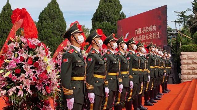 9月24日，首批寻亲成功济南战役无名烈士立碑仪式