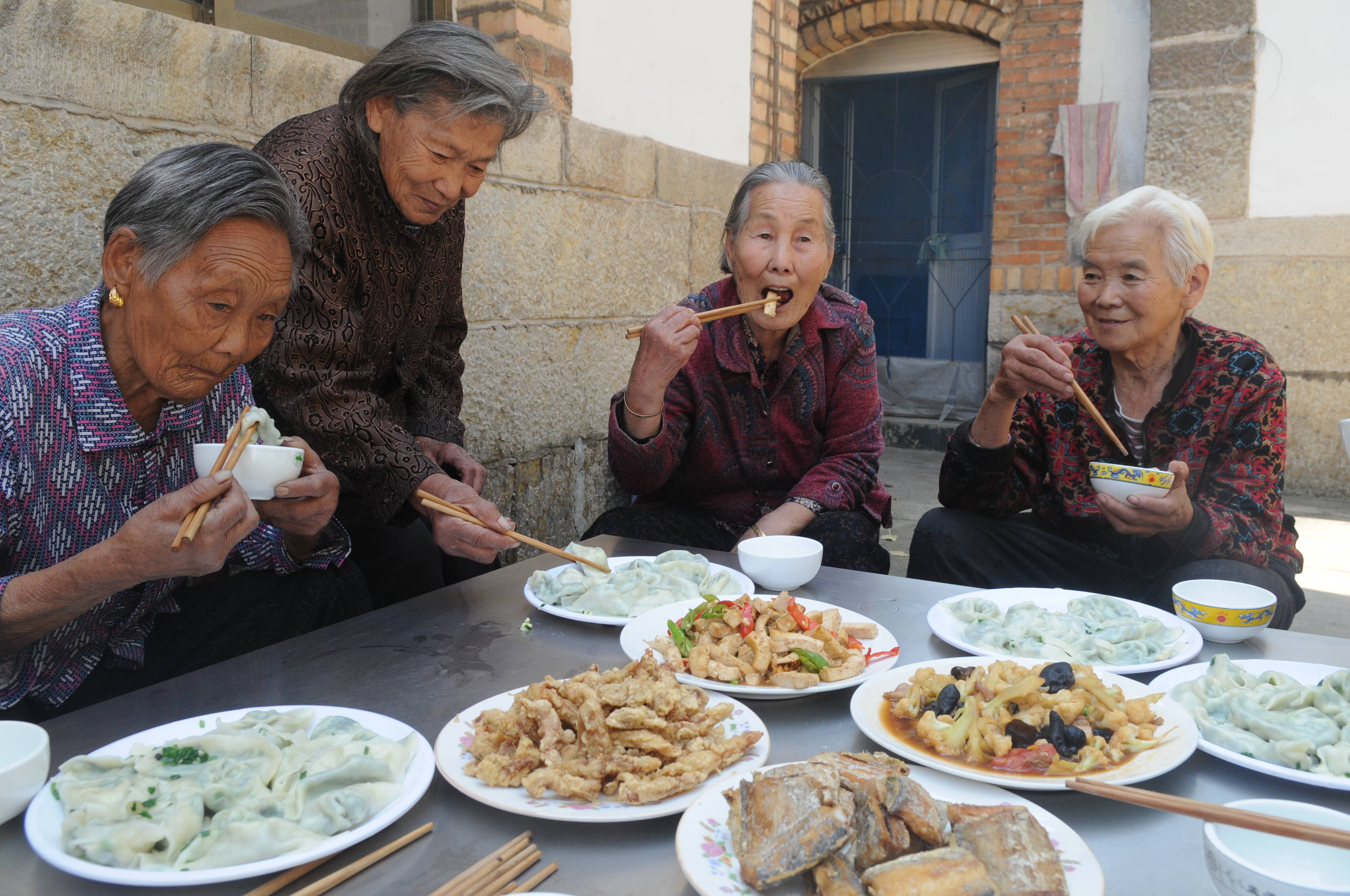 重阳节丨淄川：山村老人吃上免费午餐