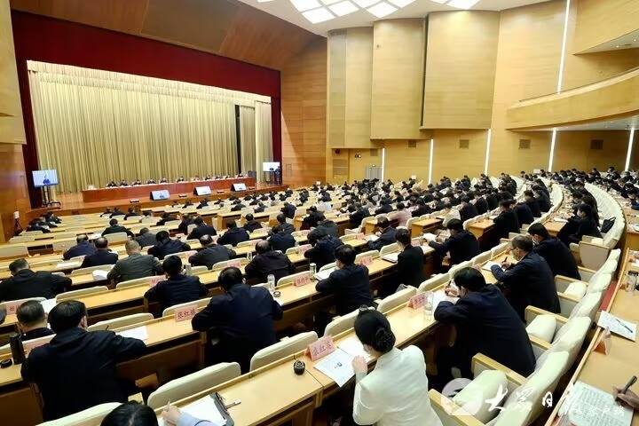 山东省委常委会召开扩大会议传达学习党的二十大和二十届一中全会精神