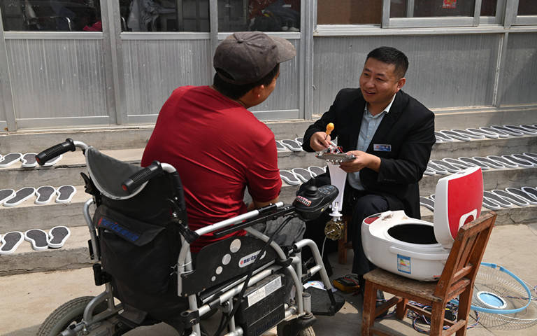 山东榜样｜“山东好人”田琦：一双跛足走街串巷 一颗仁心爱残助残