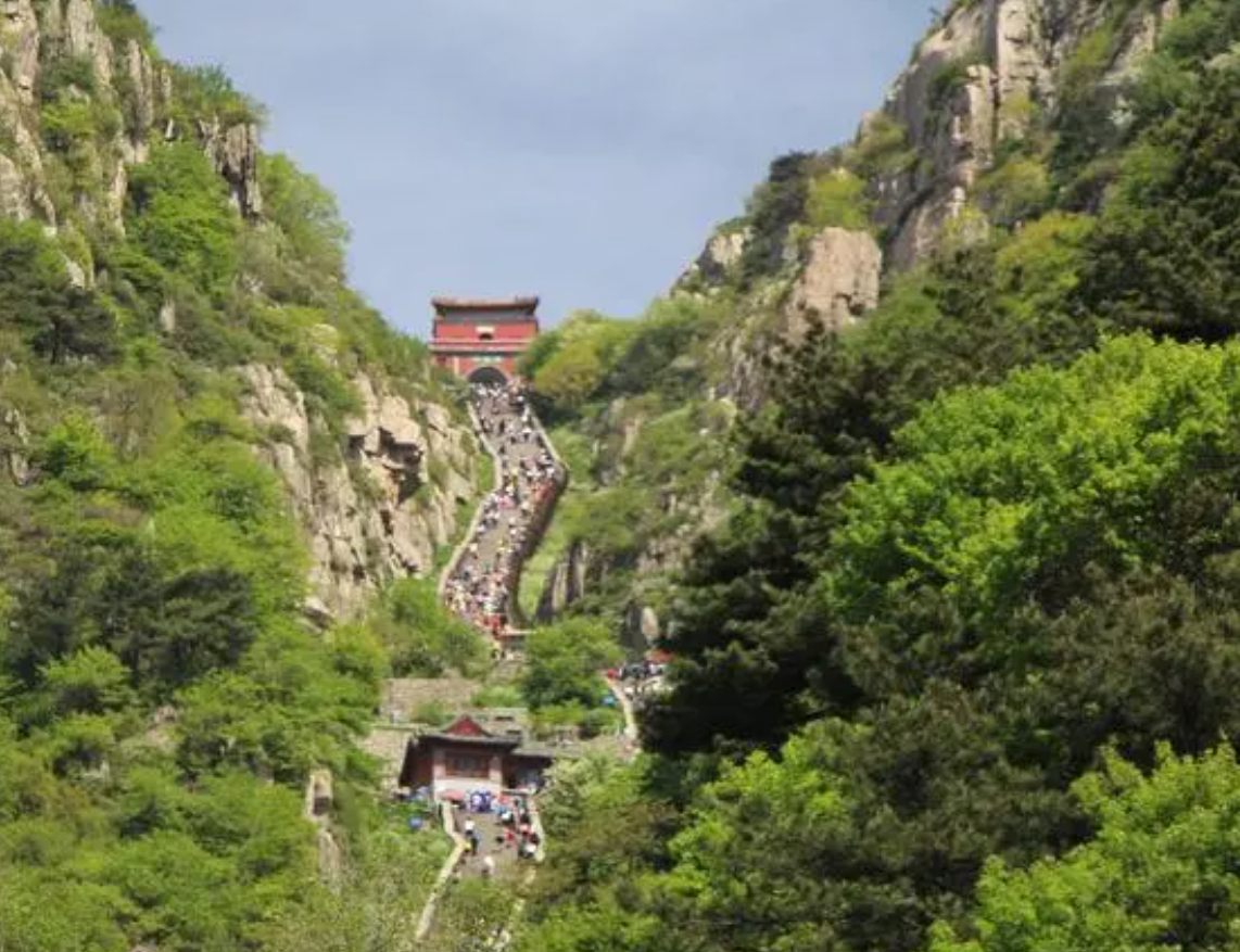 跟着《人民日报》打卡好客山东 这些地方不来后悔一辈子