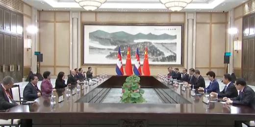 独家视频丨习近平会见柬埔寨国王西哈莫尼