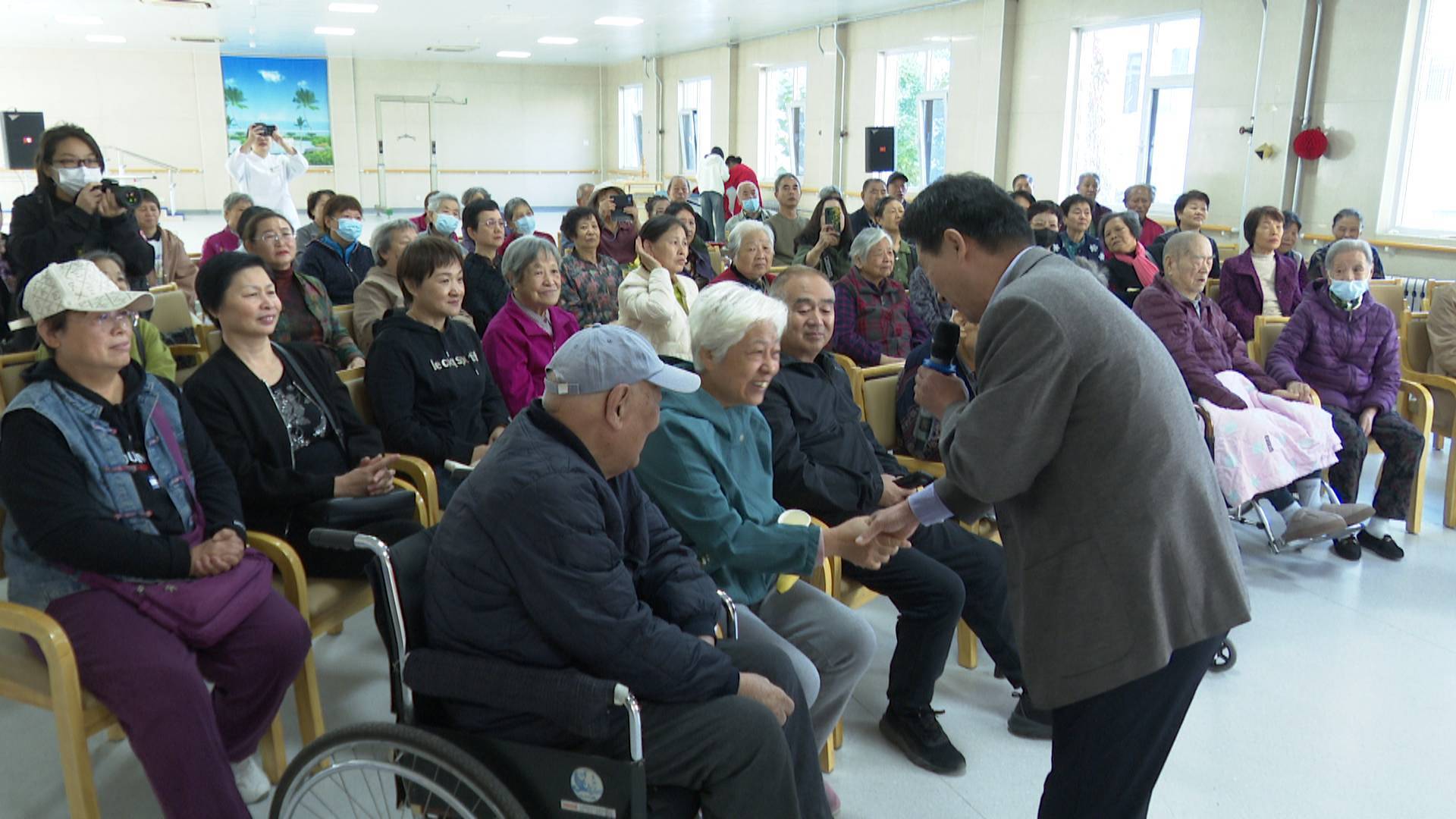 【我们的节日·重阳】医养中心里的欢歌笑语