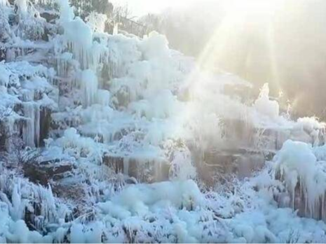 淄博市淄川区：游览冰雪潭溪山 赴一场穿越之旅