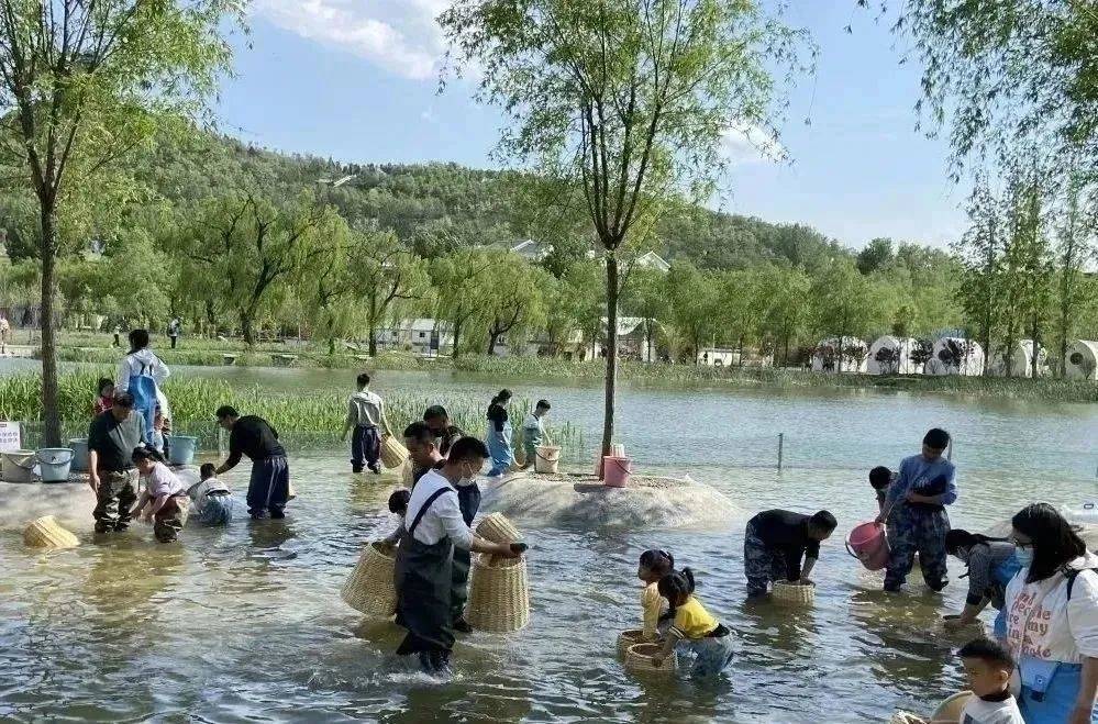 又逢周末 怎能不戏水 文昌湖邀你清凉一“夏”