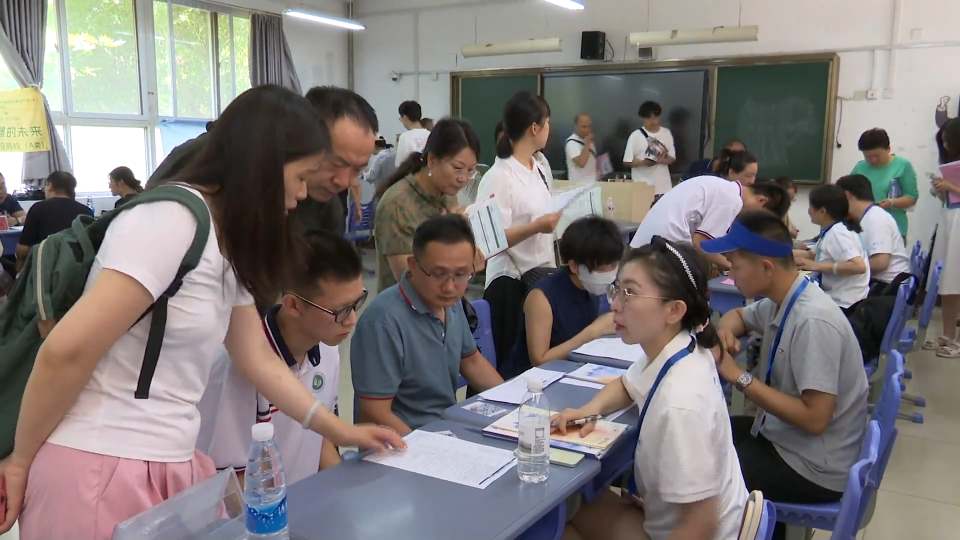 高校招生咨询会 百所院校面对面