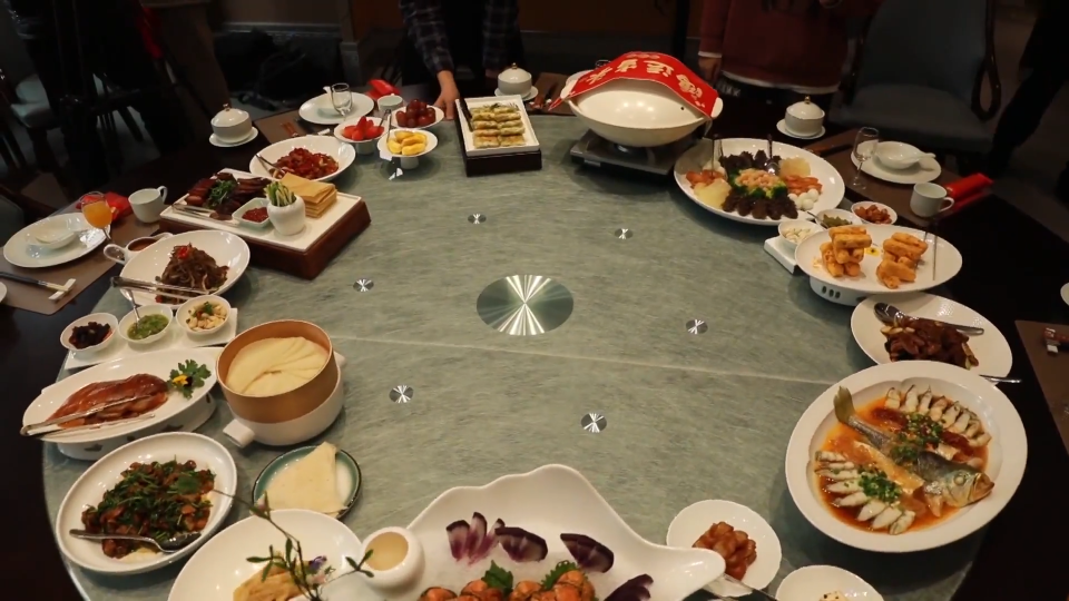 预定火爆 年夜饭“一厢难求”