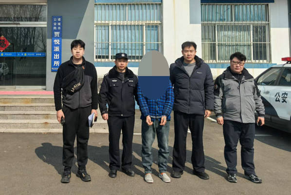沂源公安：破获一起戴橡胶面具、黑色头套入室盗窃案