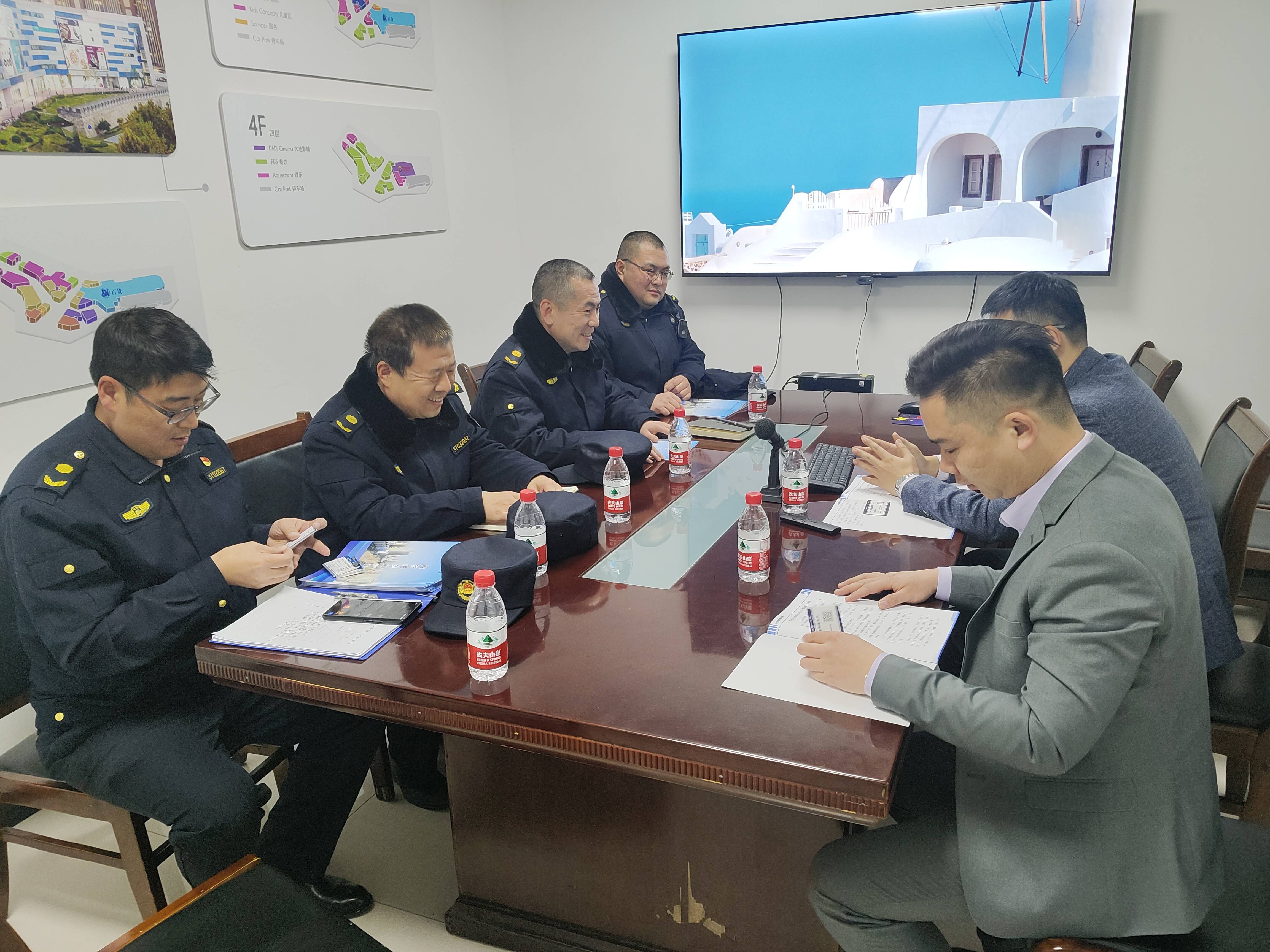 打造“暖民心”服务品牌 助力城市管理与商户发展
