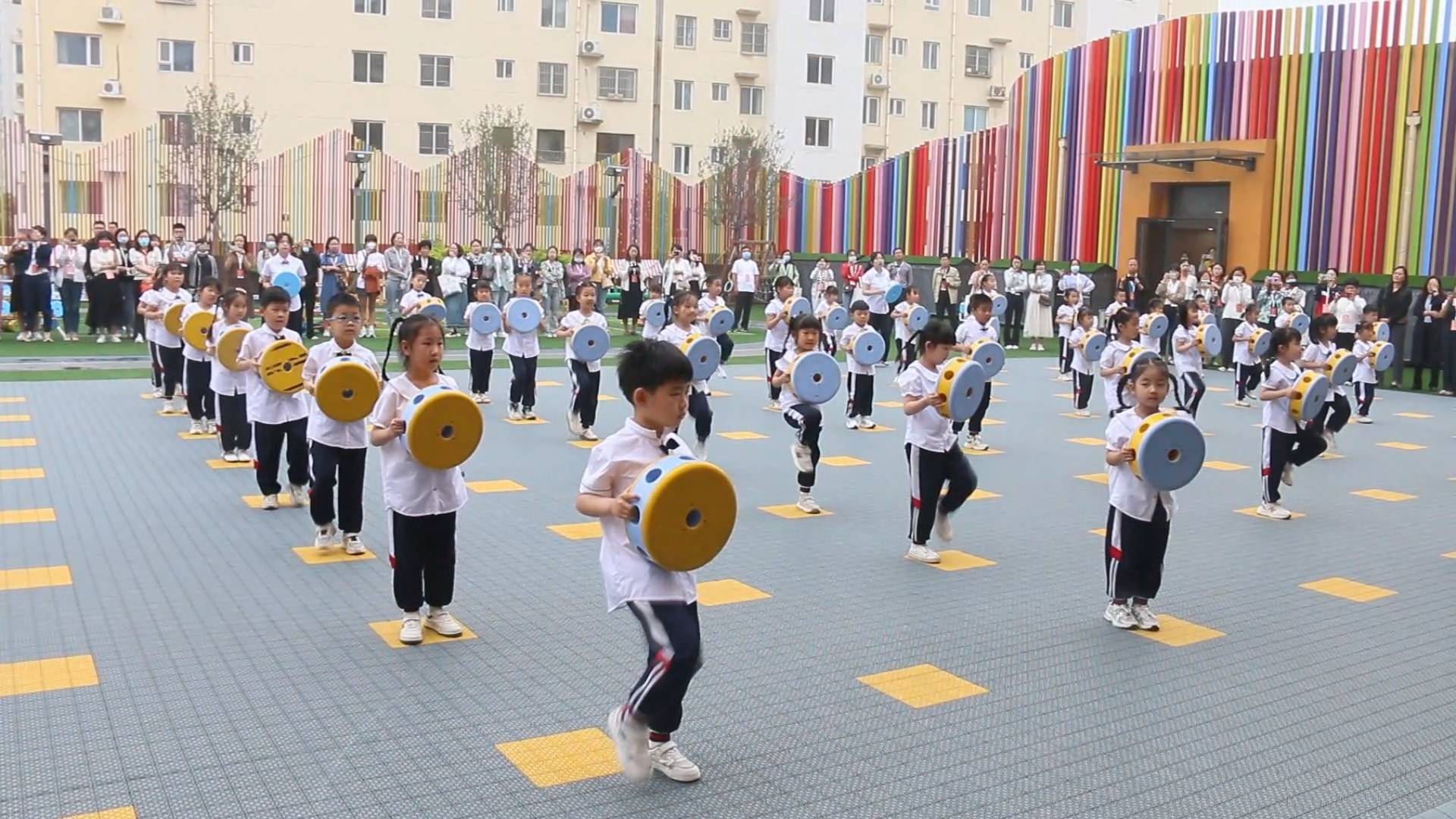 守护“一老一小” 建设美好家园