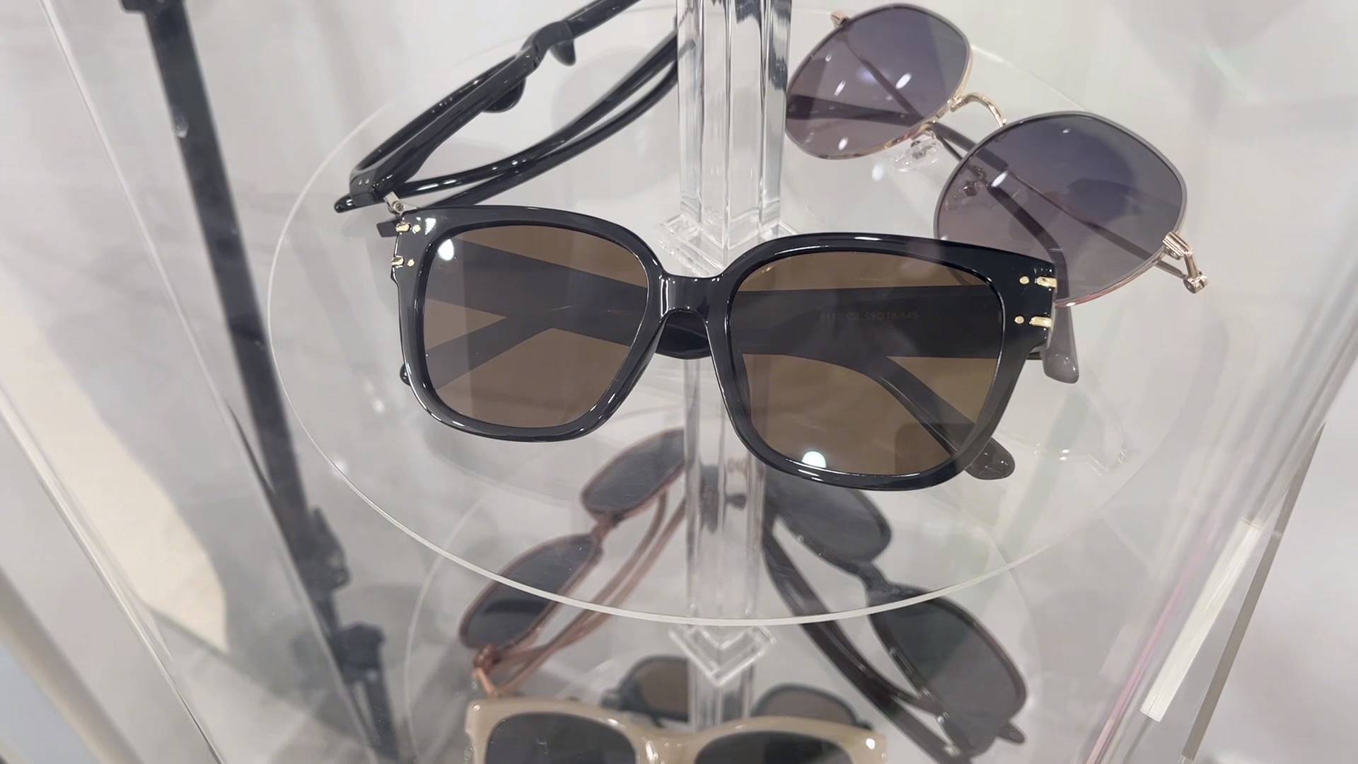 一副眼镜 解决近视老花双重困扰