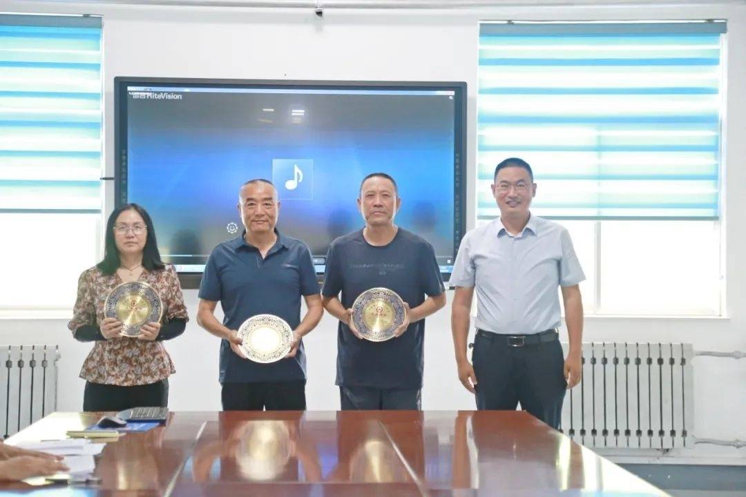 致敬芳华 薪火相传——临淄区金山镇中心学校为退休教师举行荣退仪式