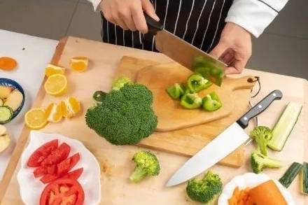 中高考遇上炎炎夏日，考生饮食安全如何保障？请收下这份指南！