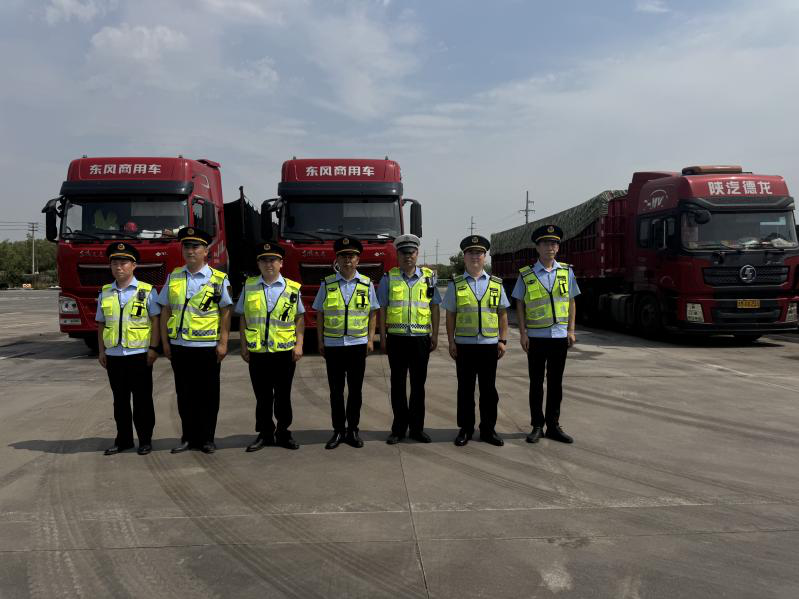 保持高压执法态势
多部门联合严查&ldquo;百吨王&rdquo;超载车辆