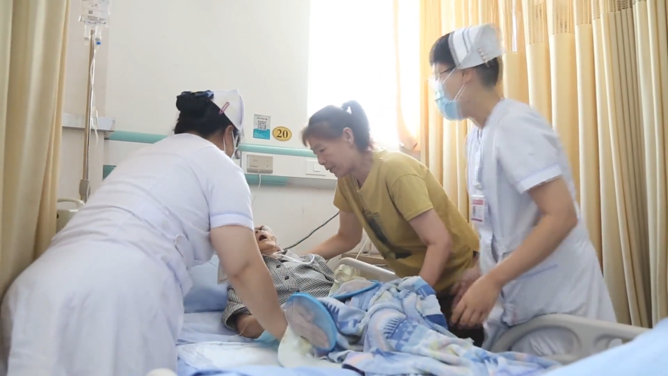 高温高湿天气 老人更需防暑
