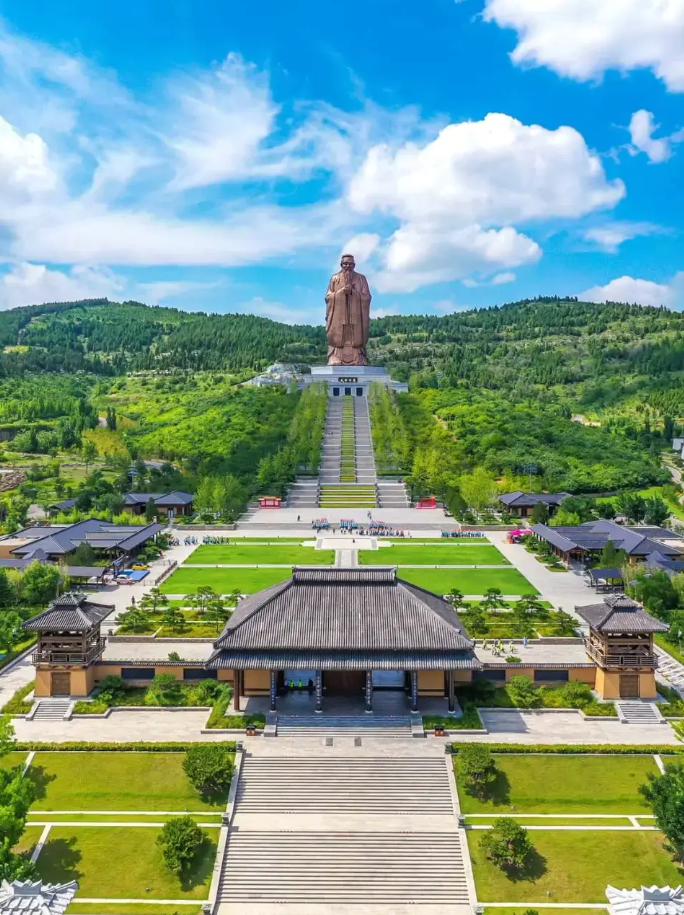 望岳谈｜尼山论坛：一座山，一个人，万丈光
