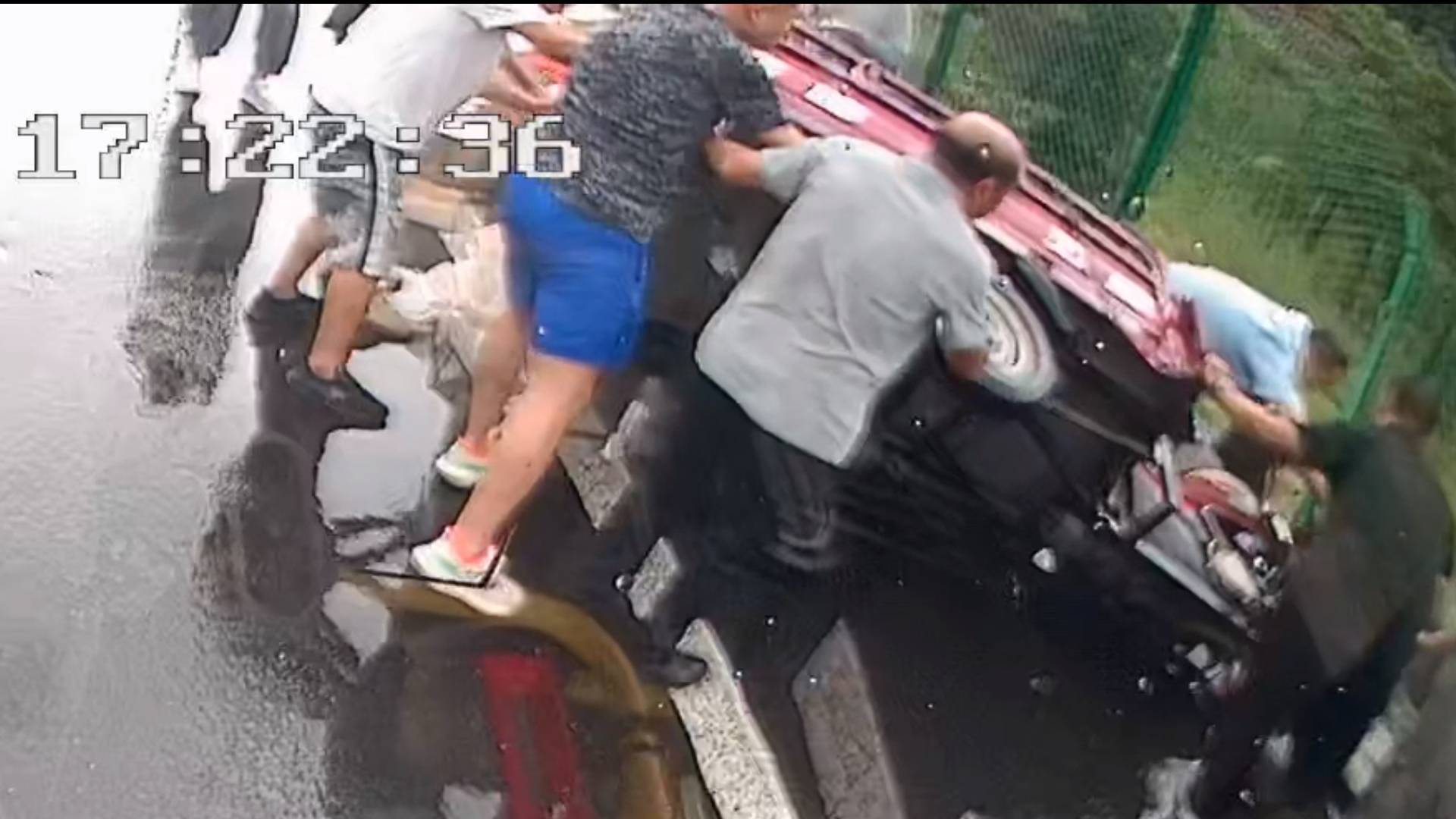 雨中那些事 兴奋又感动