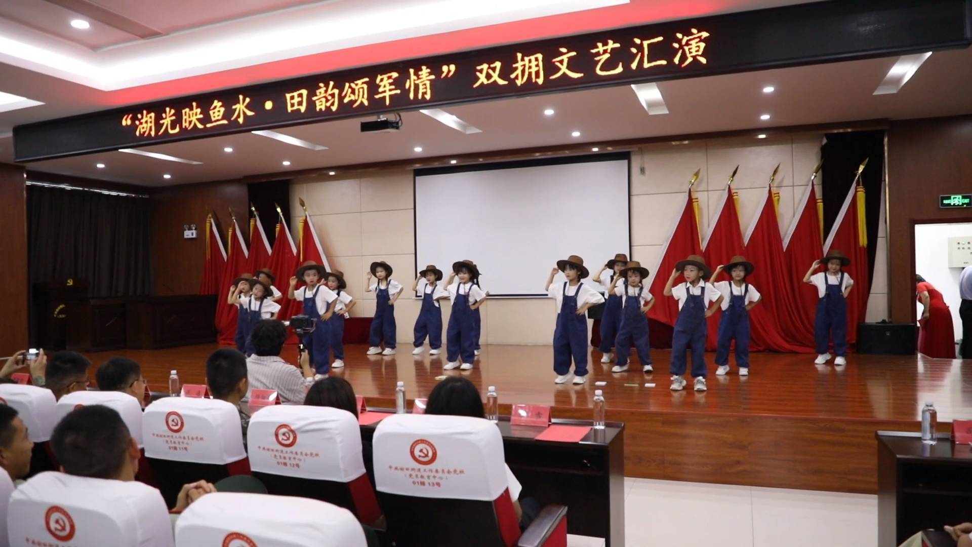 双拥文艺汇演  共话军民深情