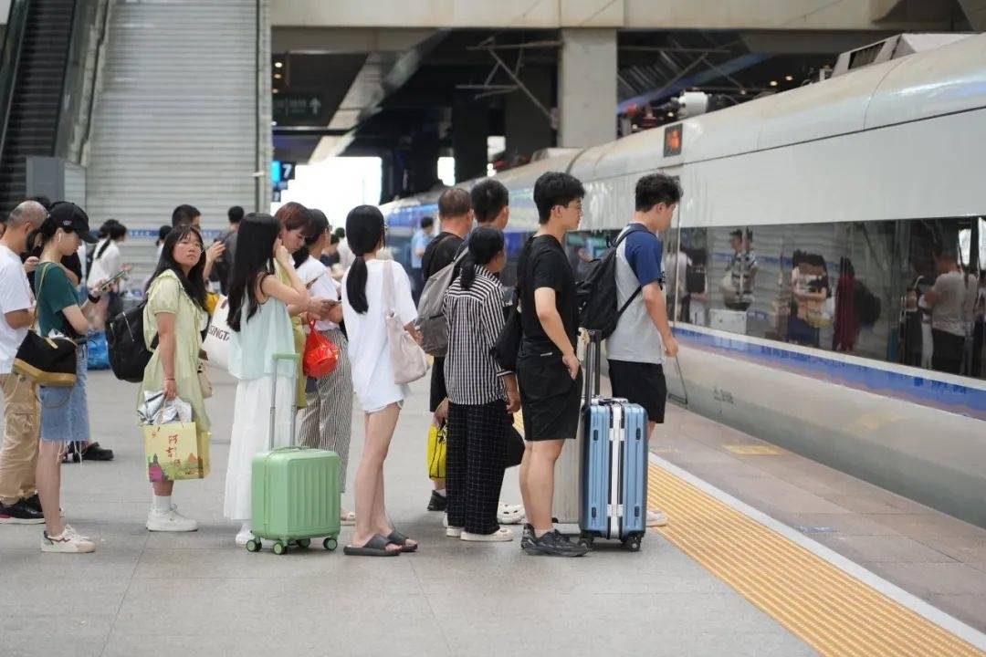 8月1日起铁路部门优化学生预约购票服务