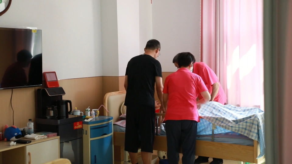 养老服务补贴  惠及老年群体