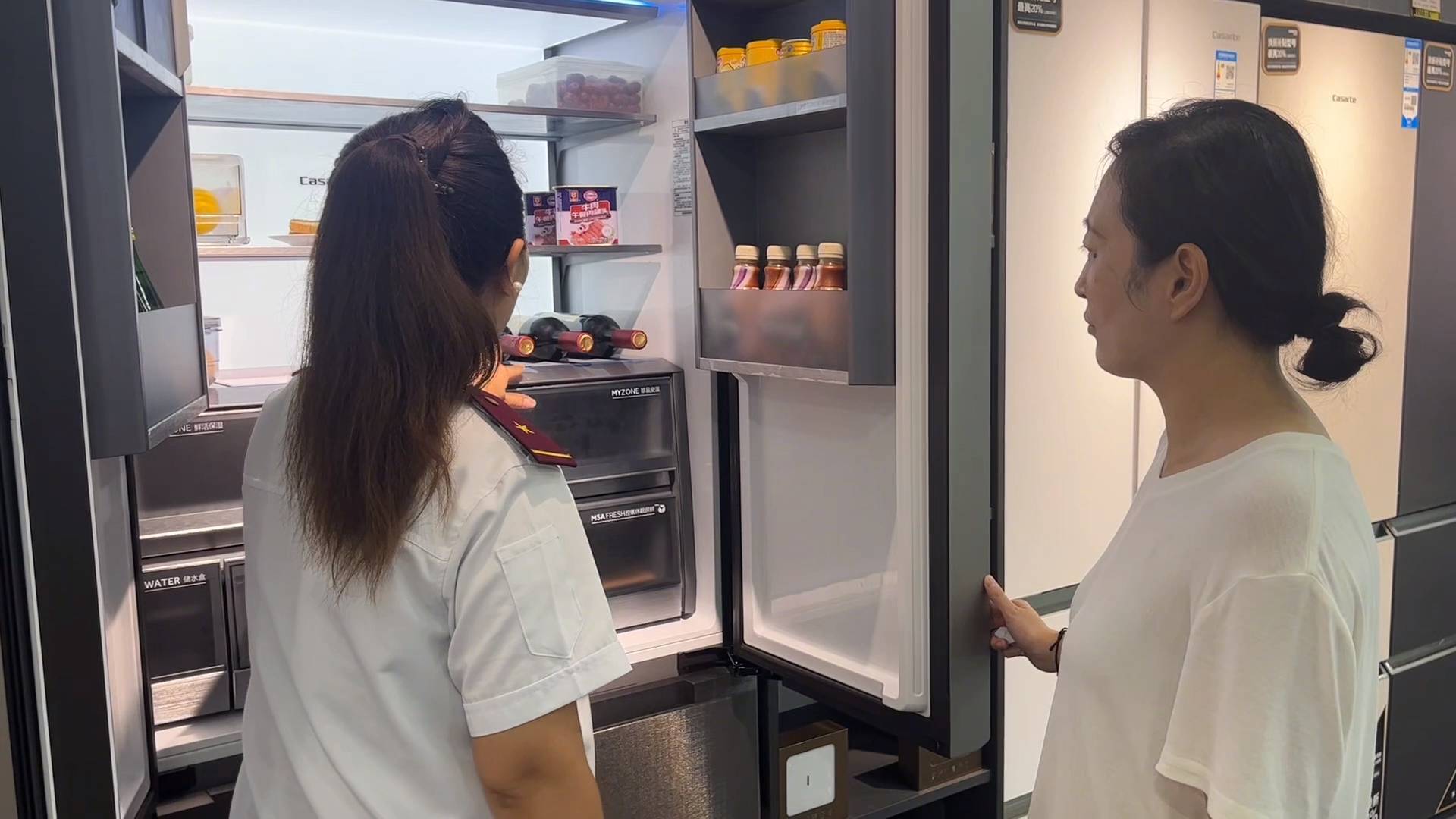 冰箱长期不清洁  等于一直在&ldquo;养菌&rdquo;