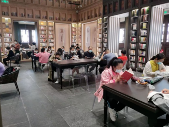 蝉鸣里的书香：来自淄博城市书房的邀约