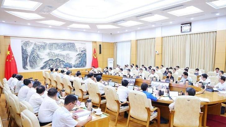 山东省委财经委员会扩大会议暨“十五五”重大课题研究成果交流会召开