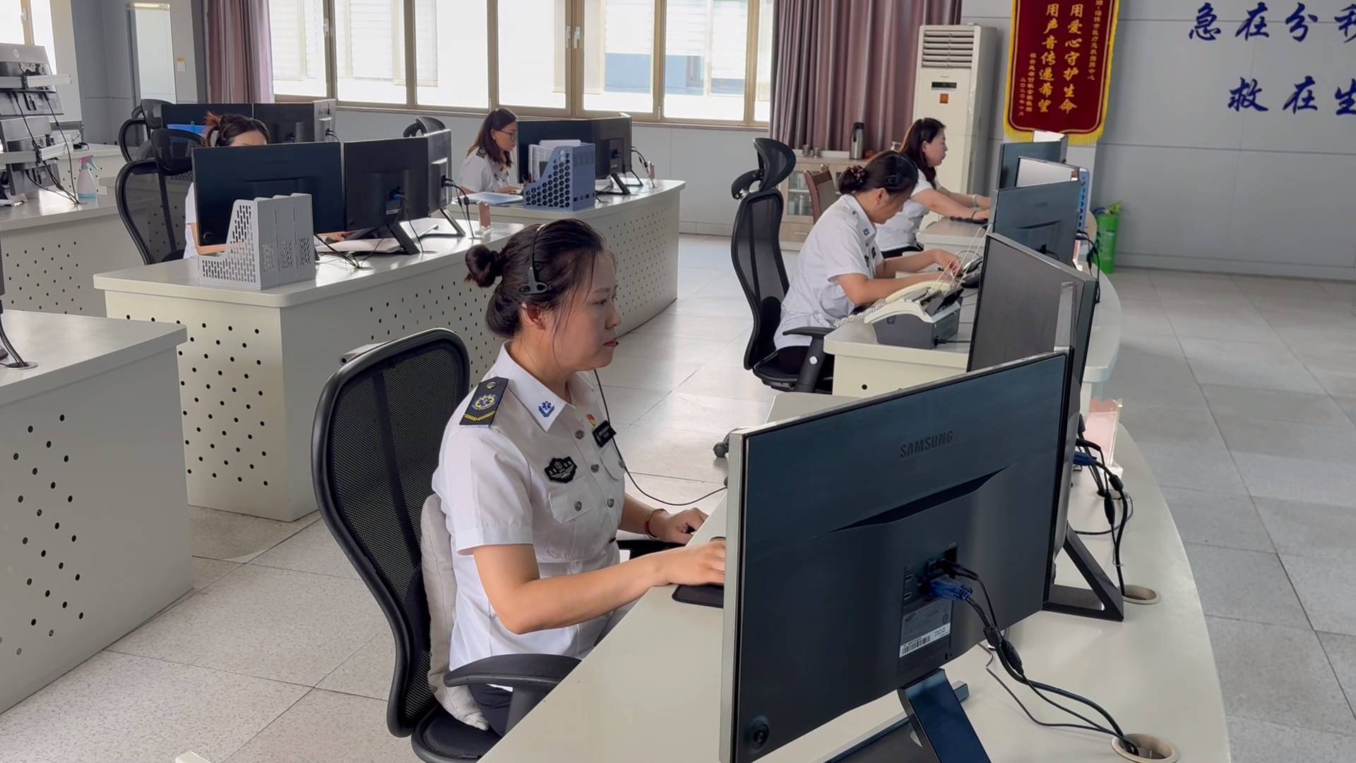 女子深夜突发昏迷  120调度员远程指导急救