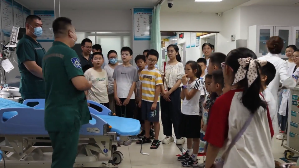 中国医师节：&ldquo;医&rdquo;心为你 护航健康