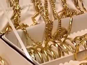 这种&ldquo;大金镯子&rdquo;千万别买！酷似黄金但重金属超标！